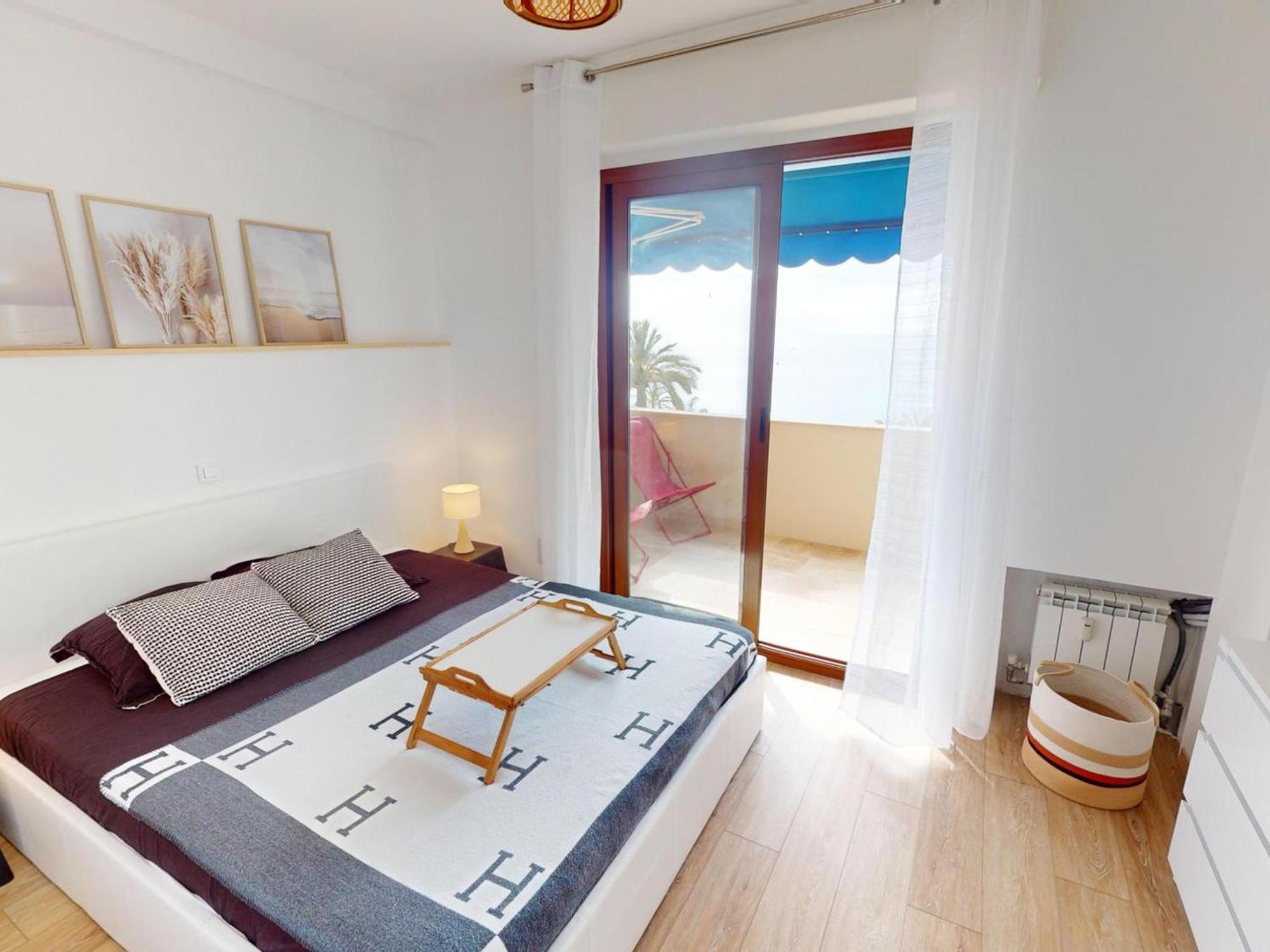 Superbe 4p Renove Climatise Avec Terrasse Proche Et Centre - Fr-1-196-359 * Menton