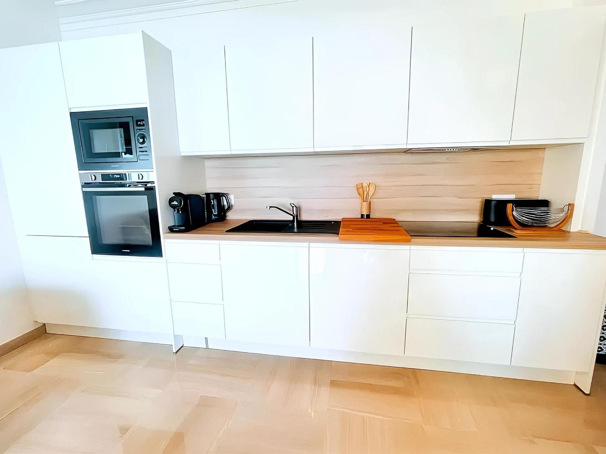 Superbe 4p Renove Climatise Avec Terrasse Proche Et Centre - Fr-1-196-359 * Menton